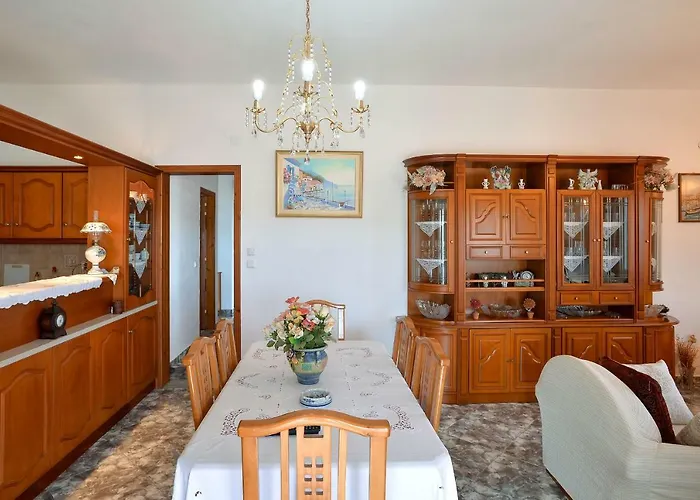 Marina's House * Gaios